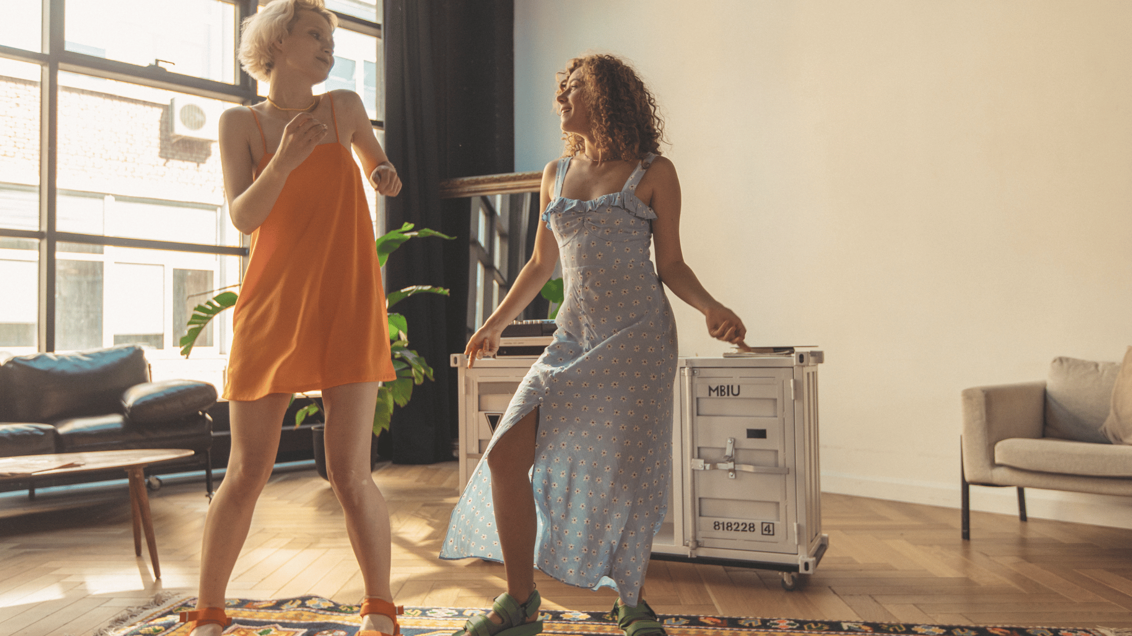 Blog Banner (10) Women dancing