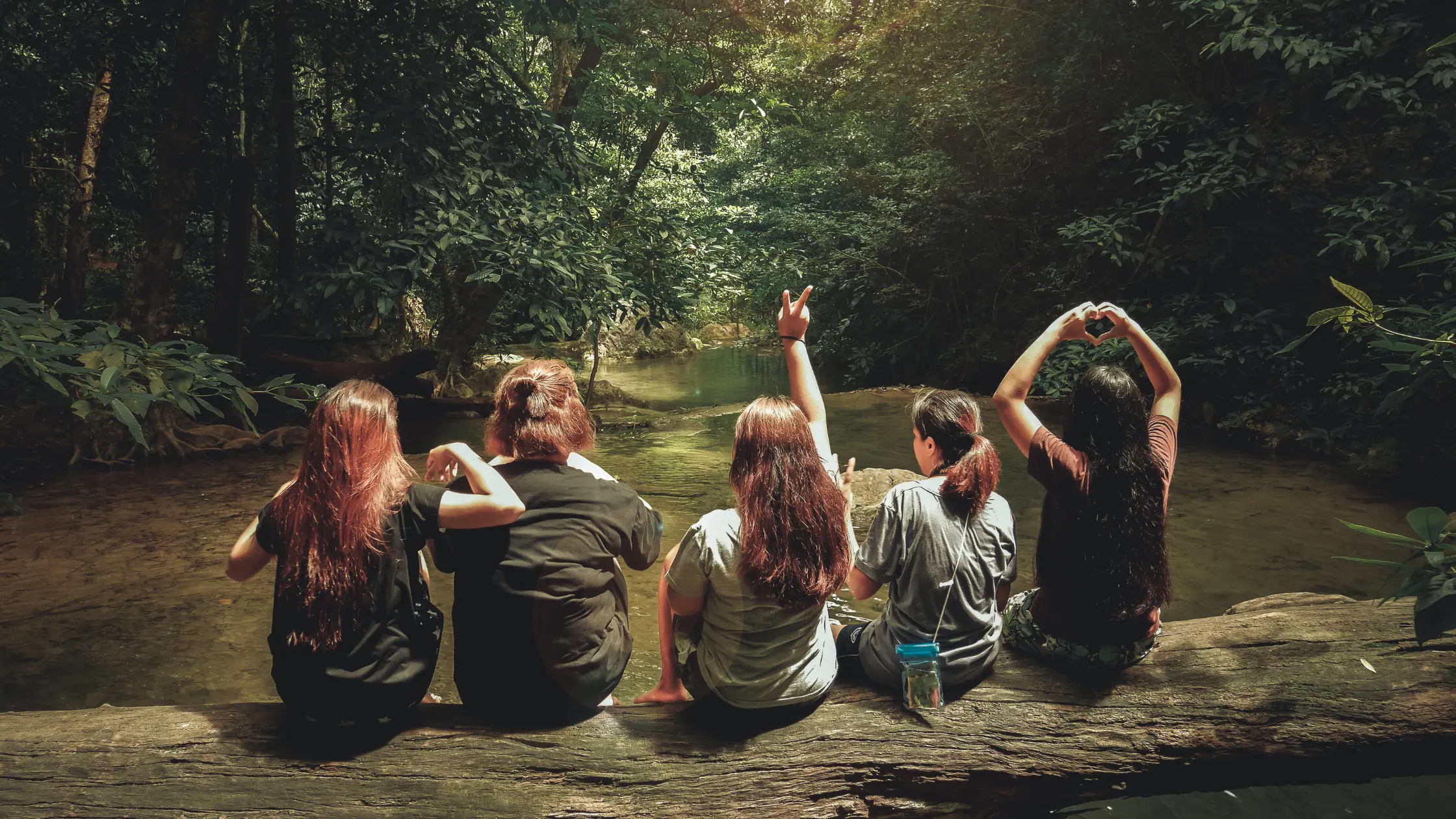 Blog Banner (5) Women inside a forest